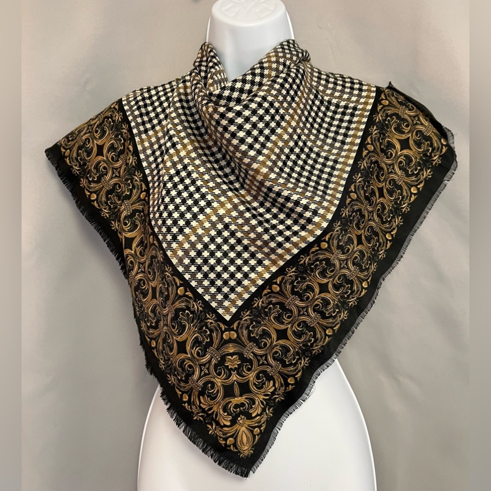 Worthington Scarf Made In Italy Polyester 35X34 Women’s
